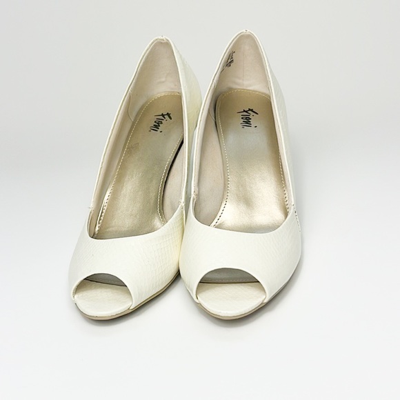 Fioni White Kitten Heels - Picture 2 of 5